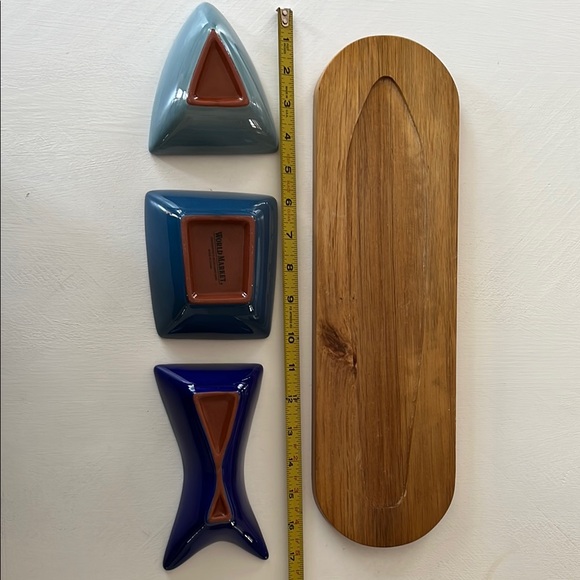 Fish-Shaped Ceramic Serving Tray - Picture 7 of 8